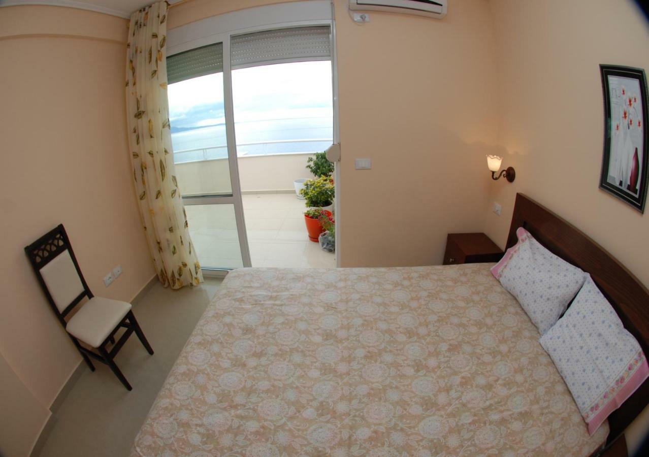 Erti'S Apartments Sarandë Exteriör bild