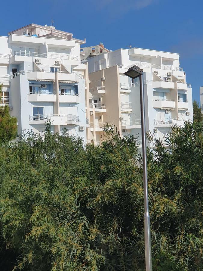 Erti'S Apartments Sarandë Exteriör bild