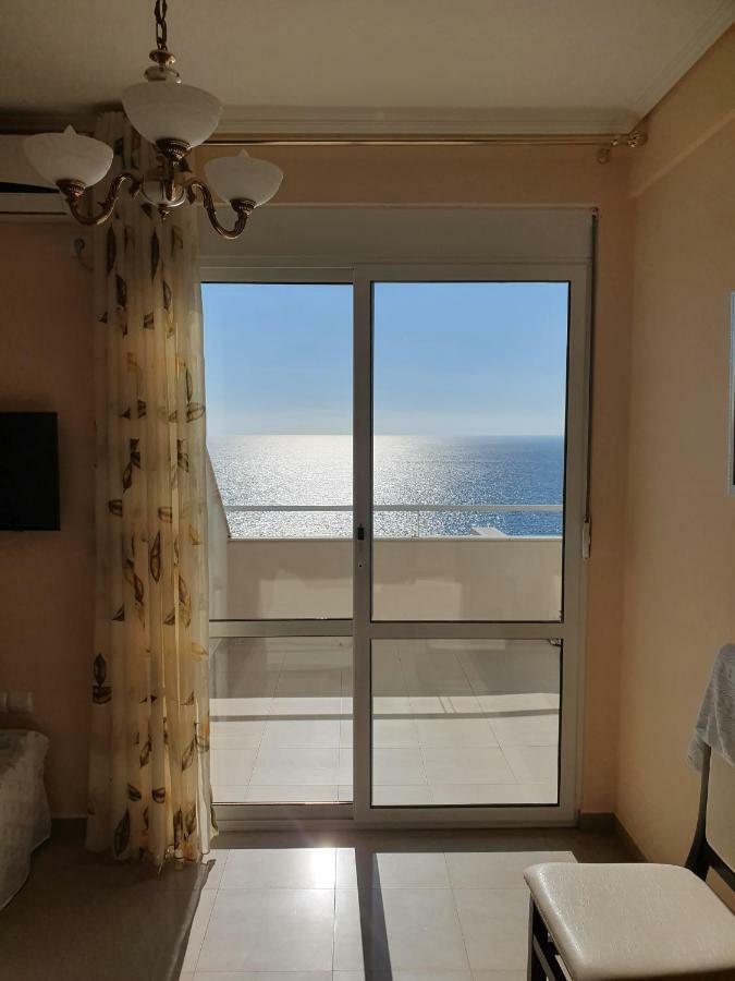 Erti'S Apartments Sarandë Exteriör bild