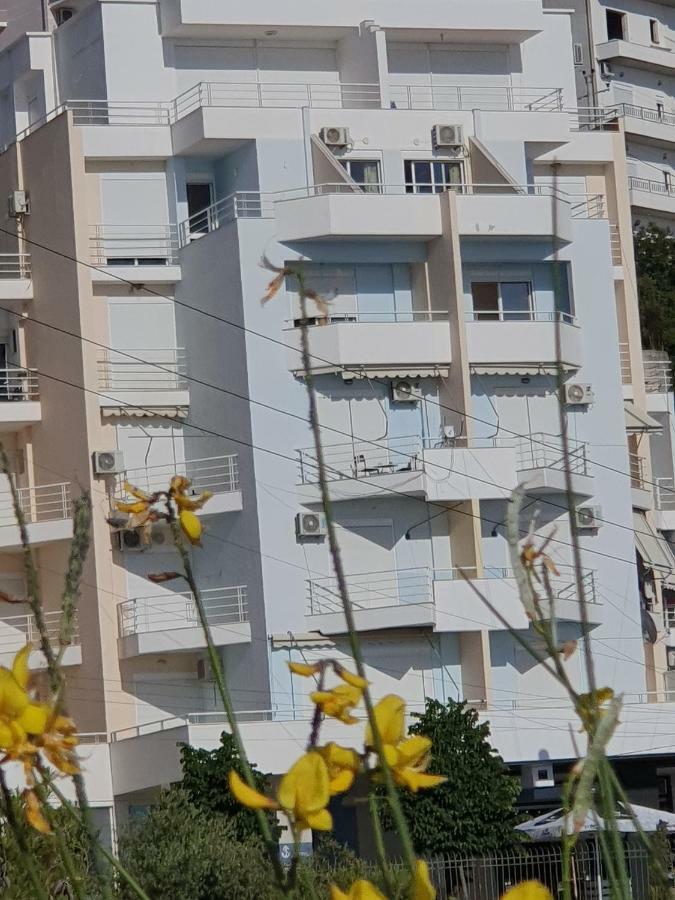 Erti'S Apartments Sarandë Exteriör bild